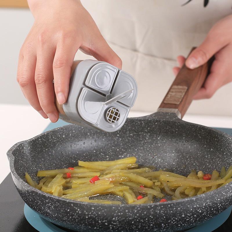 Hũ đựng gia vị 4 ngăn có lỗ rắc - Lọ rắc gia vị cao cấp bằng nhựa trong suốt KooBee