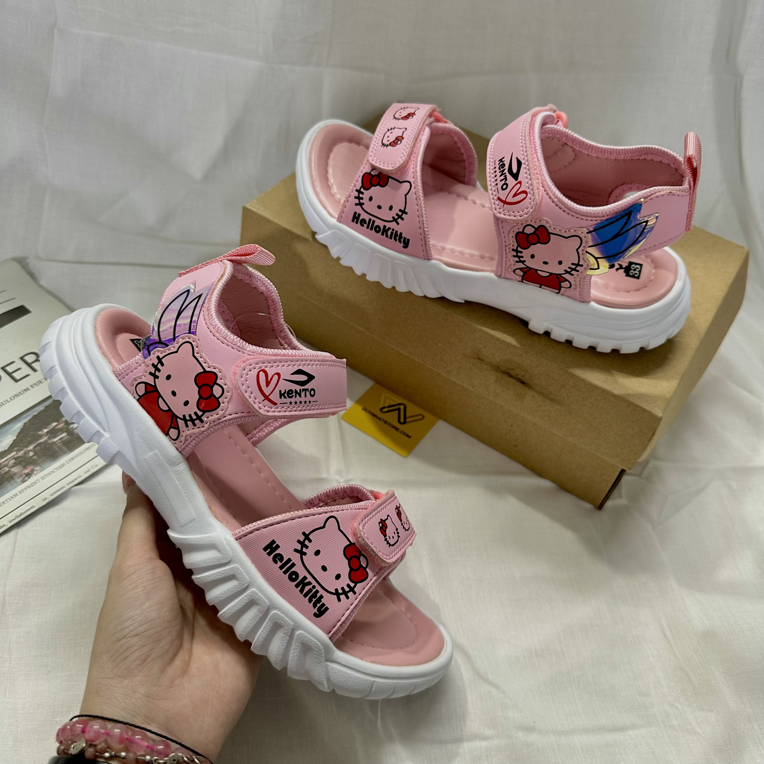 Giày Sandal Công Chúa Elsa Hello Kitty Nữ Học Sinh Đi Học Duy Nhật Store Cấp 1 Cấp 2 Đế Cao Su Đúc Dép Quai Hậu Êm 7 Màu