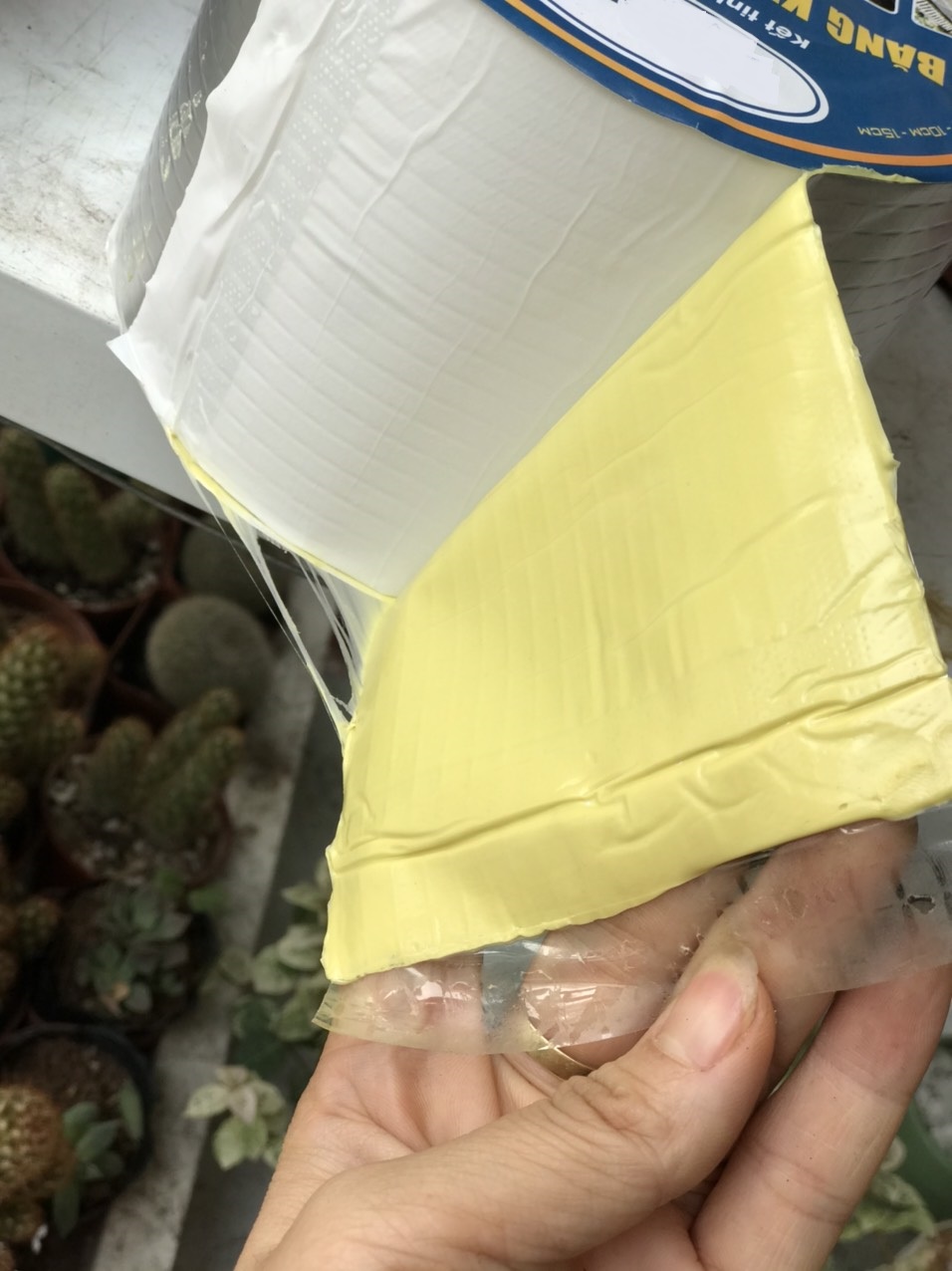 Băng Keo chống thấm, chịu nhiệt vá nứt trần nhà, tường, mái tôn, bể nước, ống nước, xô, chậu, bể bơi, kính ...TH bản 5cm