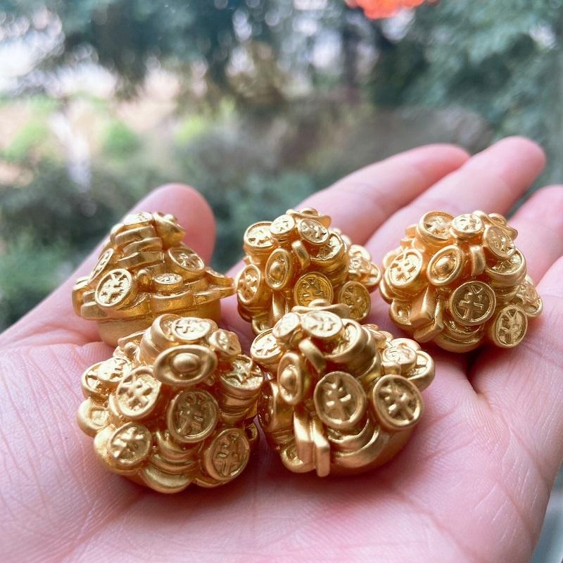 Phụ kiện tiền vàng mini trang trí nhà cửa tết, bàn làm việc