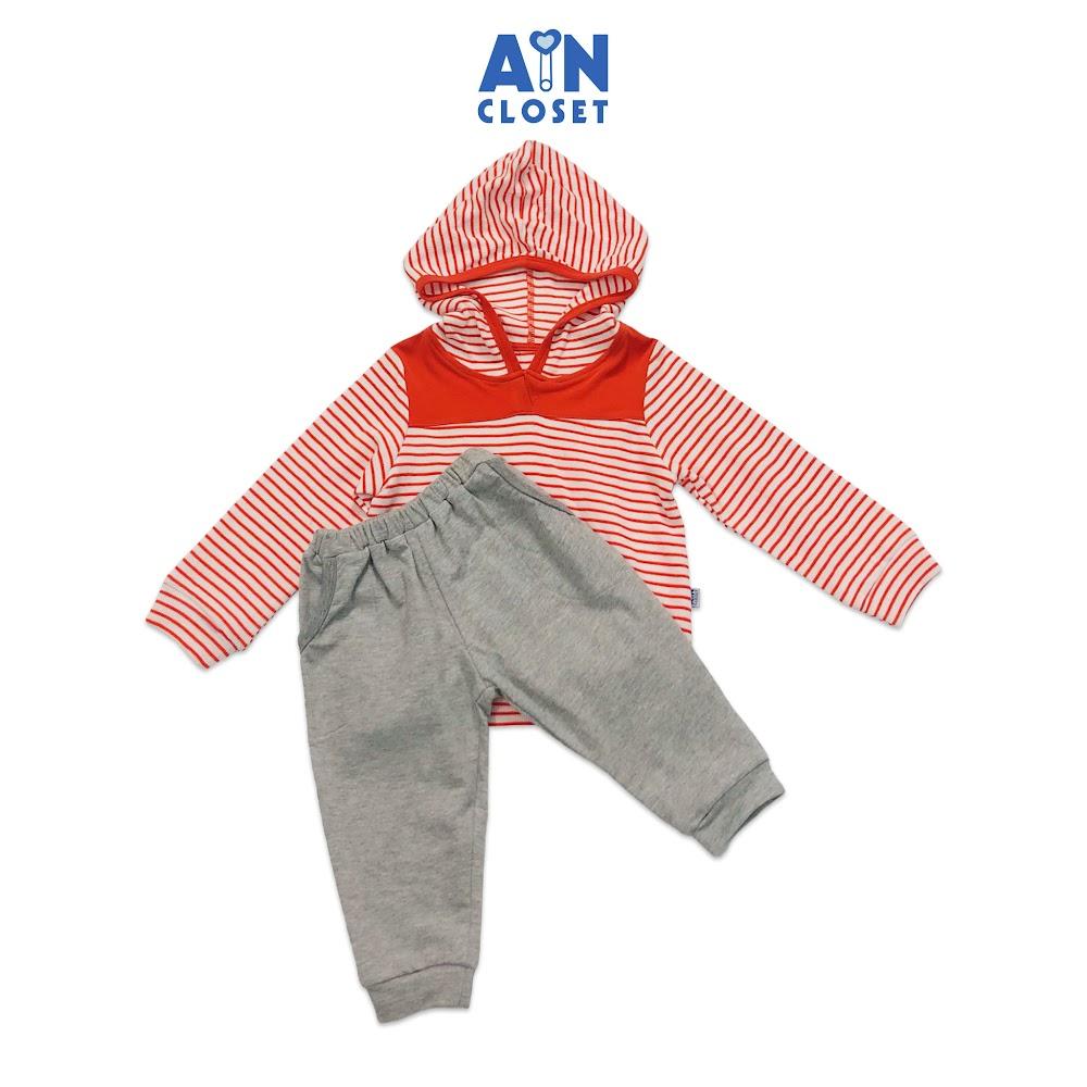 Bộ quần áo dài có nón unisex họa tiết Kẻ đỏ quần xám thun da cá - AICDBTUIQ1JR - AIN Closet