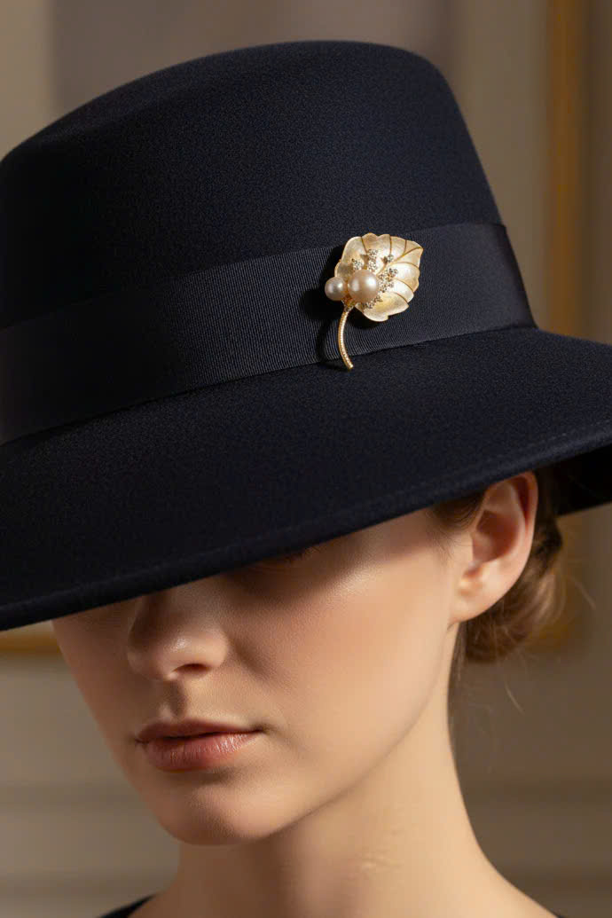 Trâm Cài Áo Vest, Áo Dài Xà Cừ Đính Ngọc Trai Baroque Hình Chiếc Lá thời trang thiết kế Hity ACC413