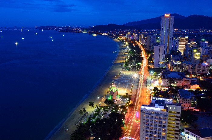 KhÃ¡m phÃ¡ biá»n Nha Trang vá» ÄÃªm lung linh huyá»n bÃ­