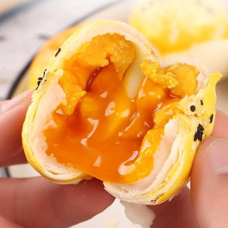 1 bánh ngàn lớp nhân trứng chảy 3Q Egg Yolk