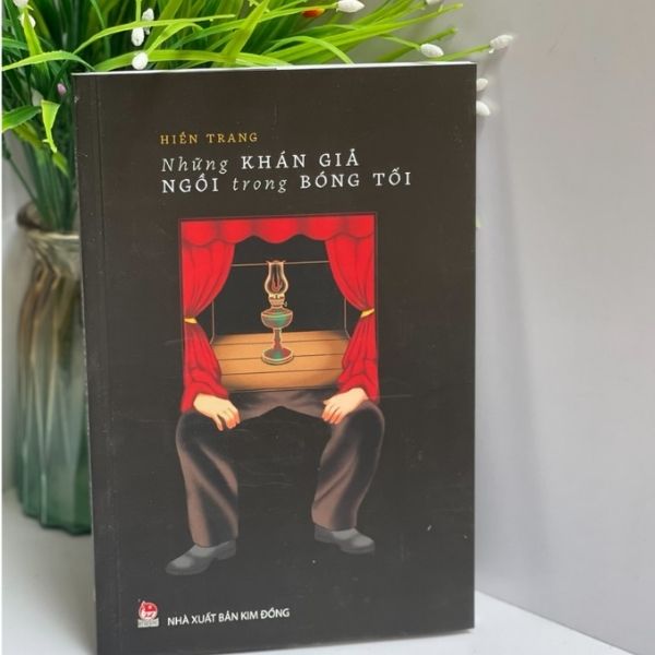 Sách Những Khán Giả Ngồi Trong Bóng Tối