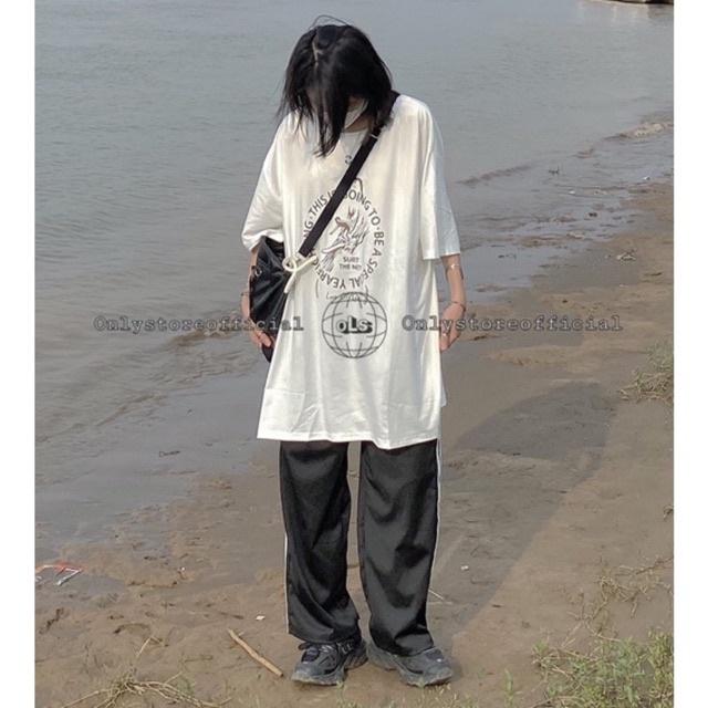 Quần kẻ sọc và áo oversz