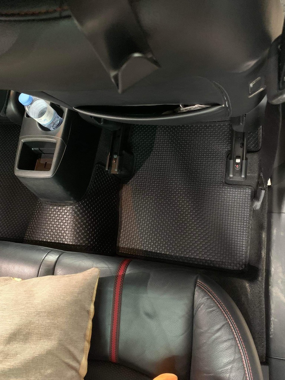 Thảm lót sàn ô tô KATA cho xe Mazda 2 - Khít với sàn xe, Chống trơn, Không mùi, Không ẩm mốc