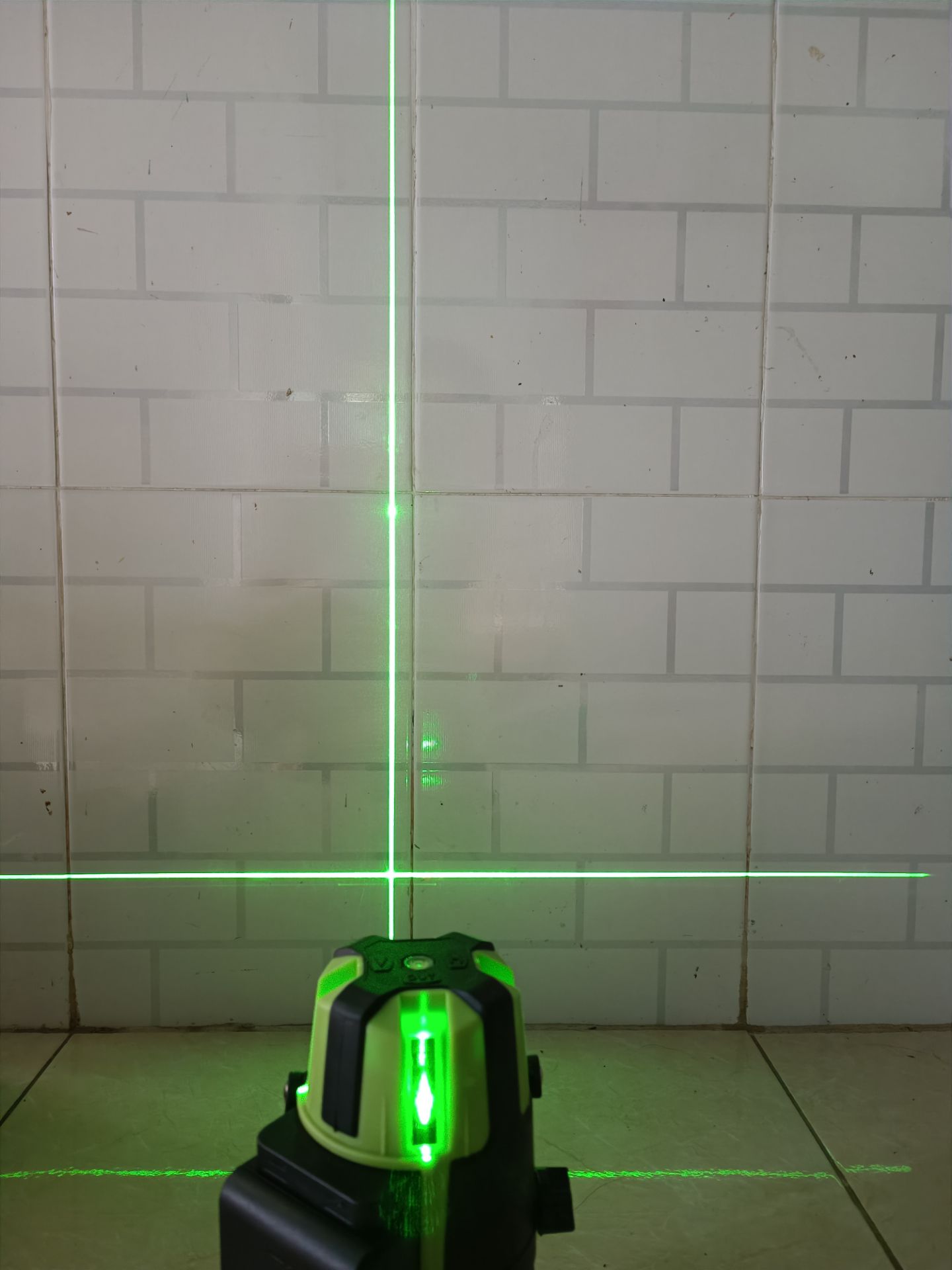 Sản phẩm tốt trong tầm giá, ánh sáng xanh rõ, nét, hữu ích. mới mua chưa sử dụng quen, sẽ làm quen từ từ, hy vọng mọi thứ sẽ ok.