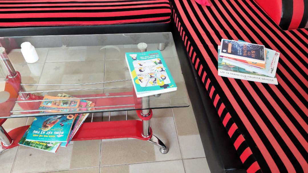 sách hay nên mua. cho các bé khám phá thế giới. minh mua cho con nhưng hay nên mua thêm bộ tặng cho cháu.  tiki giao nhanh