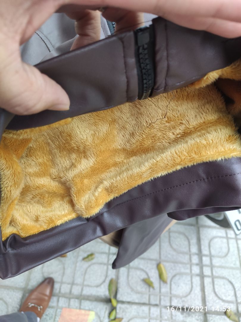 hơi rộng. nhắn tin xin đổi hành nhưng shop ko trả lời