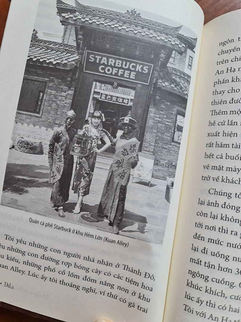 Những trải nghiệm văn hóa tuyệt vời mà không 1 khách du lịch thông thường nào có thể có dịp trải nghiệm. 1 cuốn sách rất đáng đọc cho những ai thích sự dịch chuyển. Tiki giao sách nhanh và mình rất thích gói bọc sách của Tiki ?????