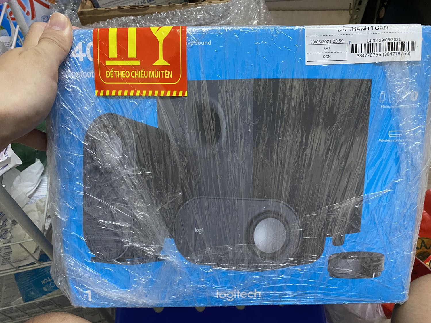 Sản phẩm nghe rất tốt. Tuy nhiên trong qus trình vận chuyển hộp hơi bị cấn. Có đụng 1 chút vào loa trầm. Hy vọng sử dụng ổn trong thời gian dài