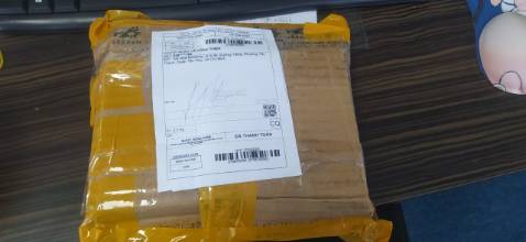 chất lượng sách thì tốt nhưng gối đồ nhìn hơi luộm thuộm, mong có chiếc hộp như tiki vẫn thường hay giao