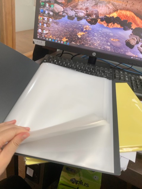 Đơn hàng giao nhanh. Đơn được đóng gói gọn gàng cẩn thận. Hàng đẹp, các lá dày dặn. Nói chung rất đáng tiền mua