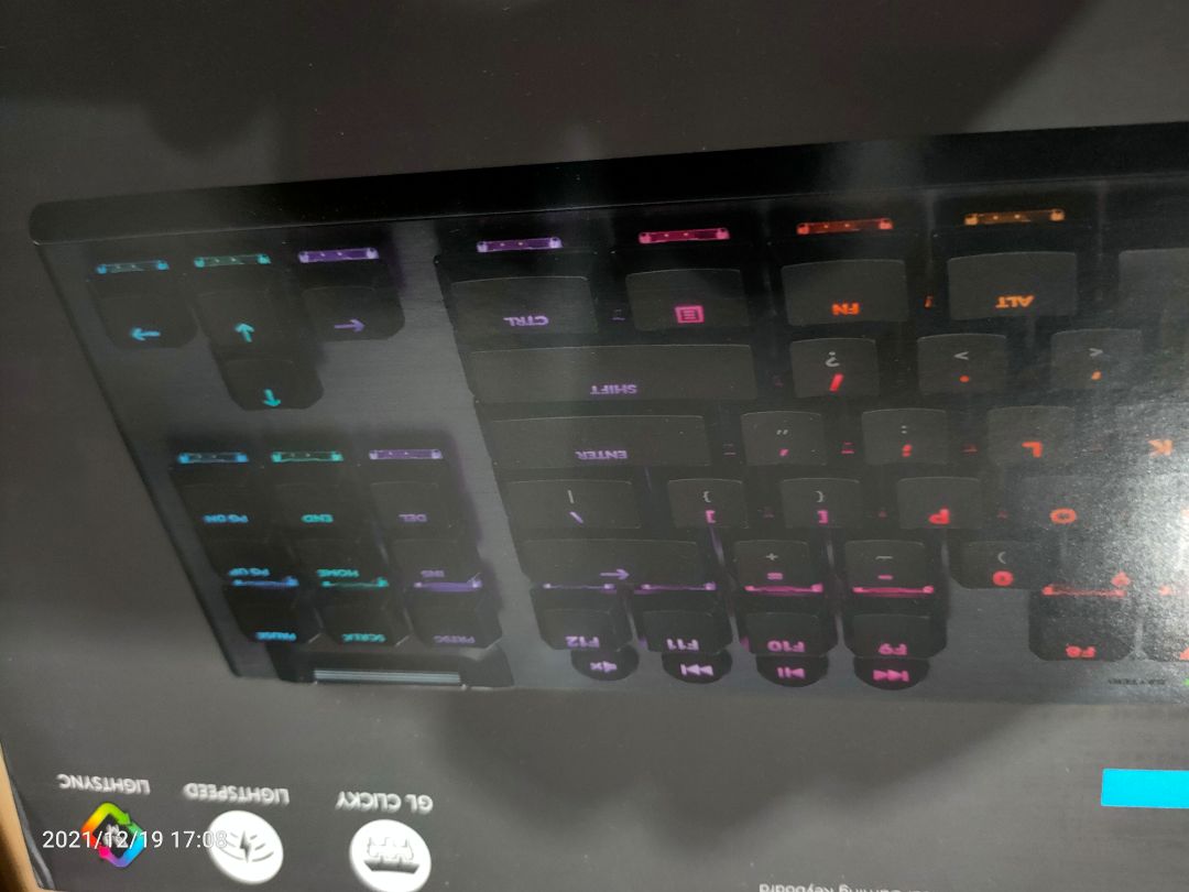 Vận chuyển quá lâu. Tiki chăm sóc khách hàng kém. Sản phẩm thì tốt, ok. gõ êm rất thích.