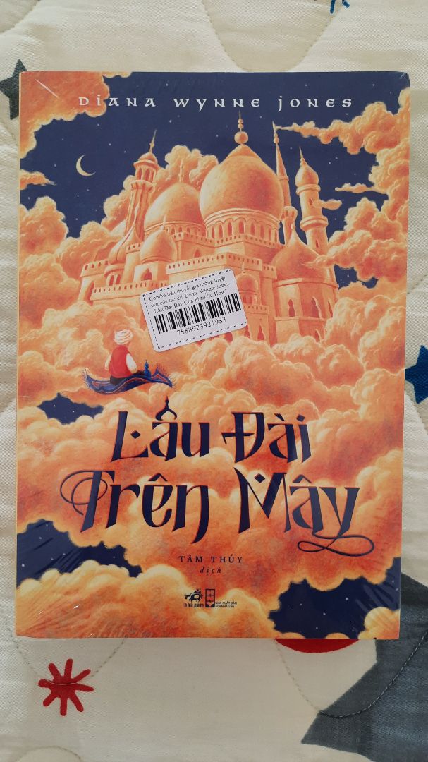 Vẫn là Tiki! Dù dịch bệnh nhưng vẫn giao nhanh như một cơn gió! sách mới, đẹp, không nhăn. phải chi có bookmark thì càng yêu thương hihi