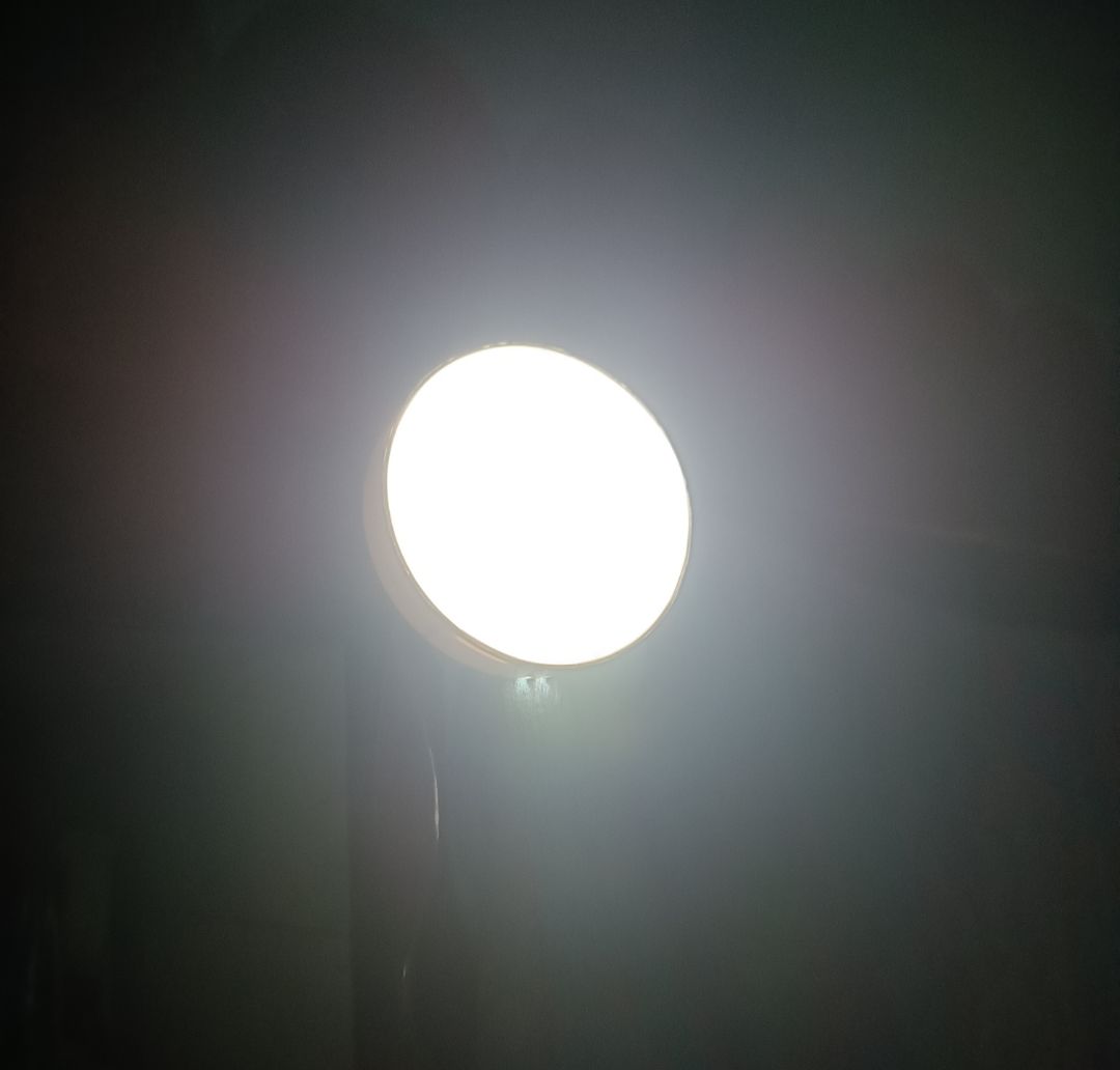 sản phẩm tốt, đèn sáng và rất nhạy, giao hàng nhanh, hài lòng.