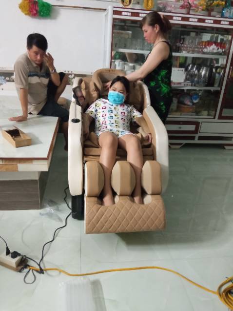 Giao hàng nhanh quá, mới đặt hôm trước mà hôm nay đã giao + lắp tận nơi
Ghế hình thức rất đẹp, sử dụng khá đơn giản mà được tặng thêm quà nữa nên bố mẹ mình rất thích
Đáng tiền
Nhân viên vui tính + thân thiện + nhiệt tình