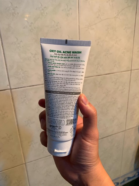 Rửa sạch mà ko bị khô với mùi cũng thơm, ko bị hóa học