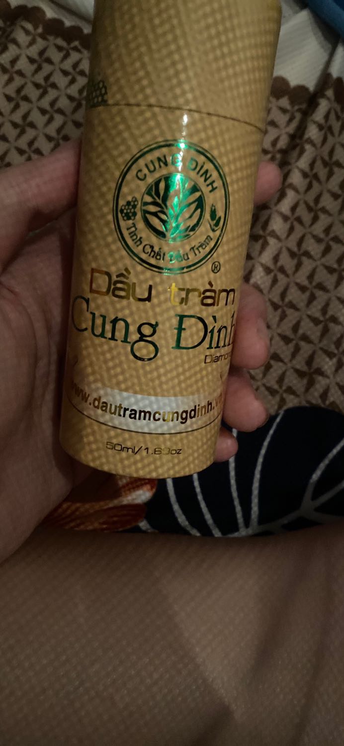 Dầu đậm đặc hơn, thơm dịu hơn. Bị tắc mũi do lạnh dùng dầu để thông mũi rất tốt Dầu đậm đặc hơn, thơm dịu hơn. Bị tắc mũi do lạnh dùng dầu để thông mũi rất tốt