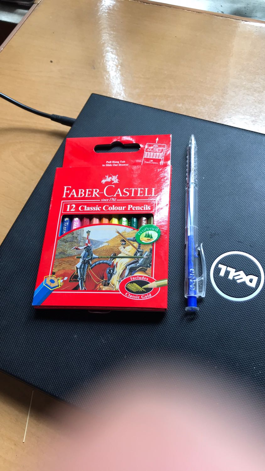 Mới nhận được hàng , đang chờ thêm quyển sách vẽ về nữa để có thể tô thử , nghe mọi người bảo đây là màu chất lượng cao