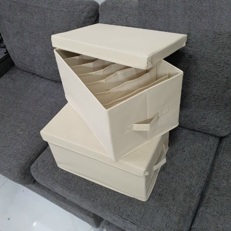 Hàng rất đẹp vừa với xe. Màu sắc tráng bạc tránh hấp thu nhiệt. Đóng gói kyz càng giao nhanh. Đợi dùng thêm 1 thời gian nữa xem sa, hàng ổn nhé cả nhà. Giá rẻ hơn hẳn mua chỗ khacxs. Shipeper hơi cọc tid những chấp nhận đc