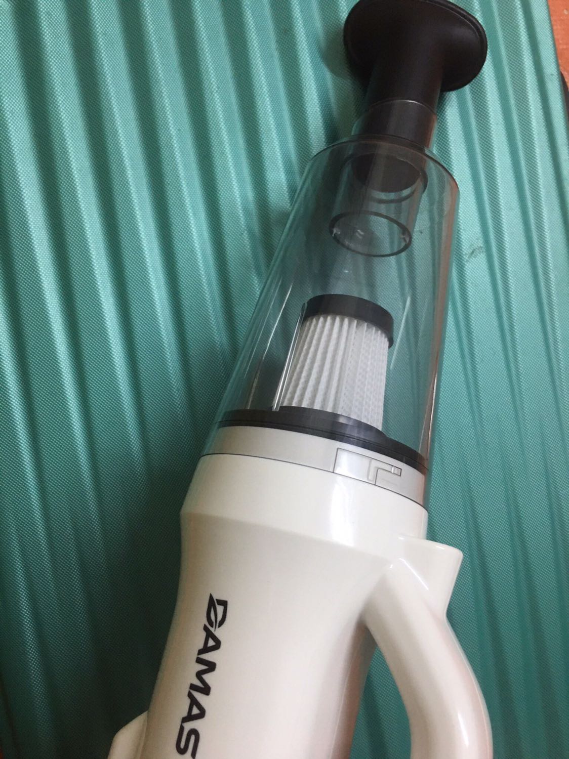 Giao hàng nhanh, lần đầu tin dùng mua đồ gia dụng trên Tiki
Máy giá tương đối, nhưng lực hút rất ok, có kèm các đầu hút tuỳ thuộc vào địa hình để hút rất tiện lợi, thấy có kèm cả phiếu bảo hành 12 tháng nuôn!