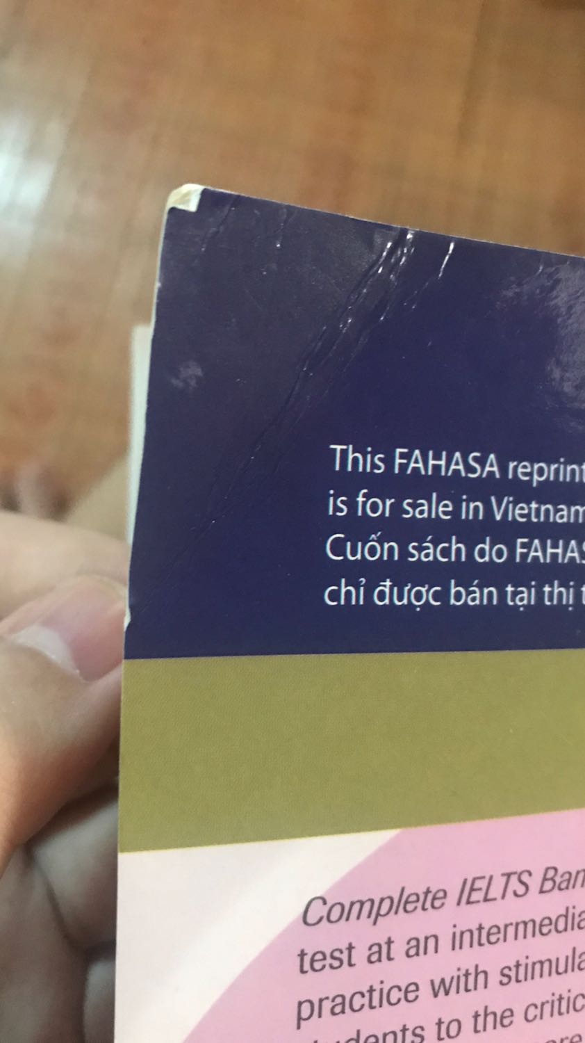 Giao hàng nhanh, chất lượng giấy tốt nhưng mà gói hàng bị cong gấp mép quá. Điểm trừ chỉ có v thui. Giao hàng nhanh, chất lượng giấy tốt nhưng mà gói hàng bị cong gấp mép quá. Điểm trừ chỉ có v thui.