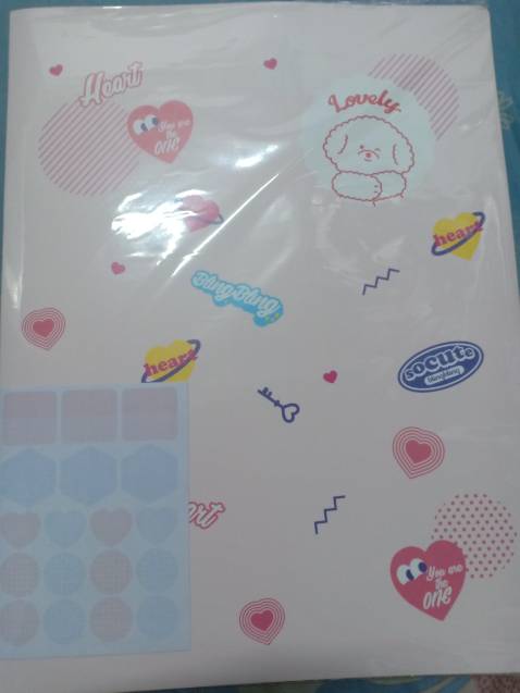 Hàng y mẫu, nguyên seal, mẫu cute, màu xinh, tiếc là màu mẫu này file 40 lá hết nên mình chỉ đặt đc file 30 lá.. shop đóng gói chu đáo, bọc chống sốc cẩn thận, giao hàng nhanh, vote 5 sao