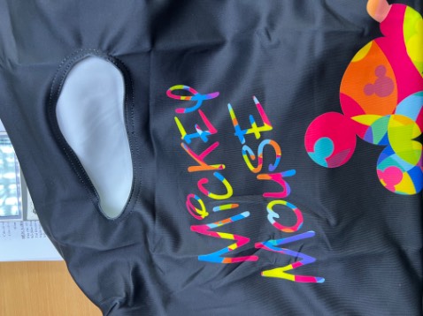 Giao hàng nhanh. Vải khá dày và đẹp . Cho shop 5*