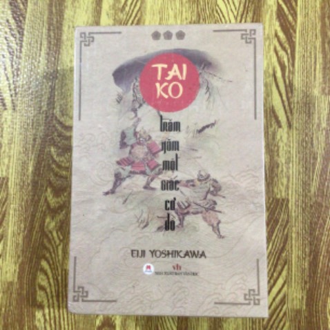 Bộ sách siêu to dày dặn,là bộ sử đầu tiên về Nhật Bản mà mình mua,hi vọng hay như sách sử Trung. Mua sale 44%,áp mã 35k của sách Huy Hoàng,thêm mã 40k Tiki,còn 304k