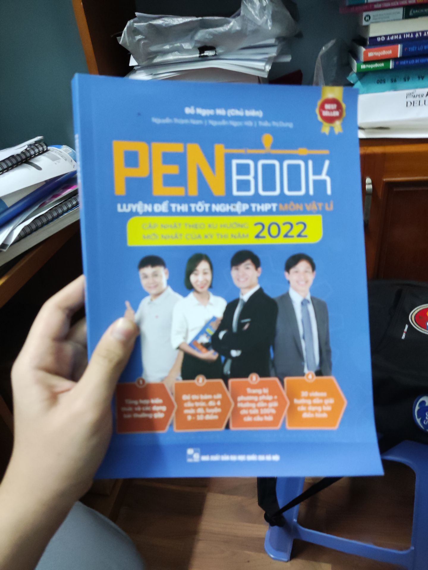 sách giao nhanh chưa đầy 30p đã giao đến nơi sách hay và rất chi tiết