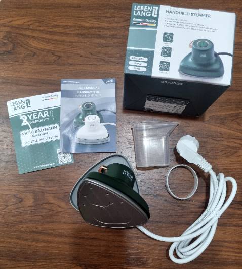 Hàng chính hãng có bảo hành. Bàn ủi gọn nhẹ tiện mang đi du lịch. Hơi nước yếu, phù hợp dùng cho chất liệu vải ít nhăn