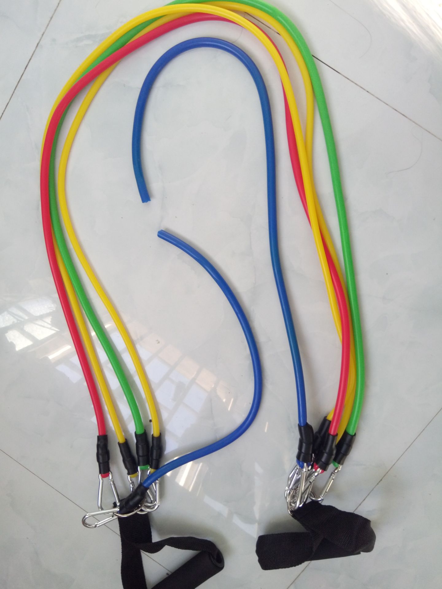 hàng kém chất lượng.mới mua về tập 1h thì đứt dây.