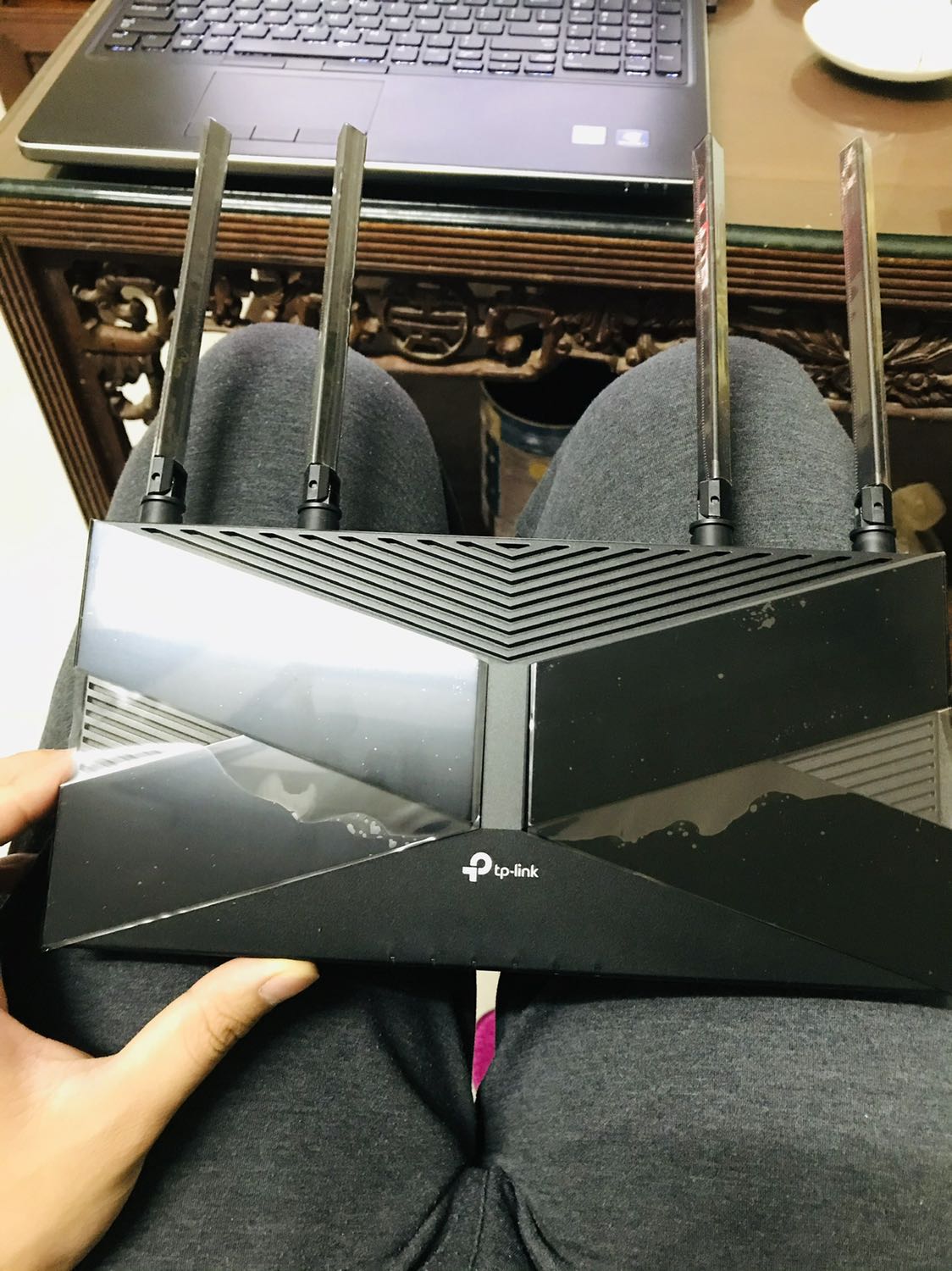 Router chạy rất tốt, tuy nhiên khả năng xuyên tường chỉ ở mức vừa phải. Sản phẩm giao đến hộp có dấu hiệu đã bóc ra trước. Router chạy rất tốt, tuy nhiên khả năng xuyên tường chỉ ở mức vừa phải. Sản phẩm giao đến hộp có dấu hiệu đã bóc ra trước.