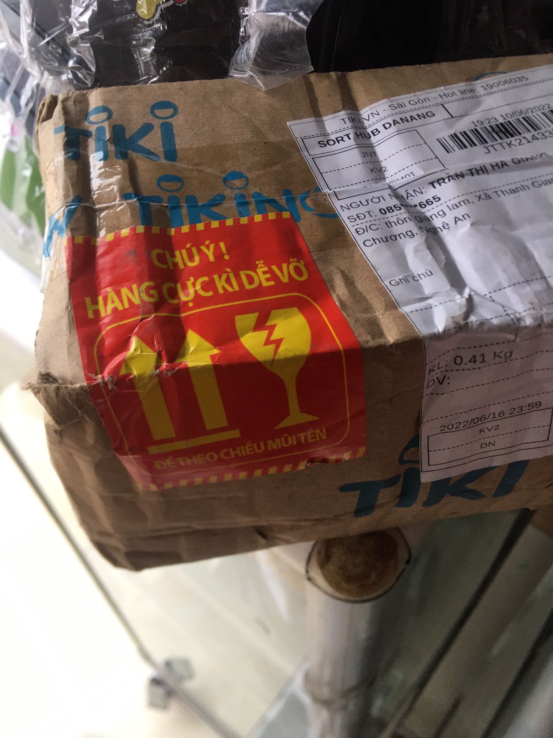 Hàng cực kì dễ vỡ mà cái hộp k thể chấp nhận được, sản phẩm thì chưa sử dụng nên k nhận xét gì