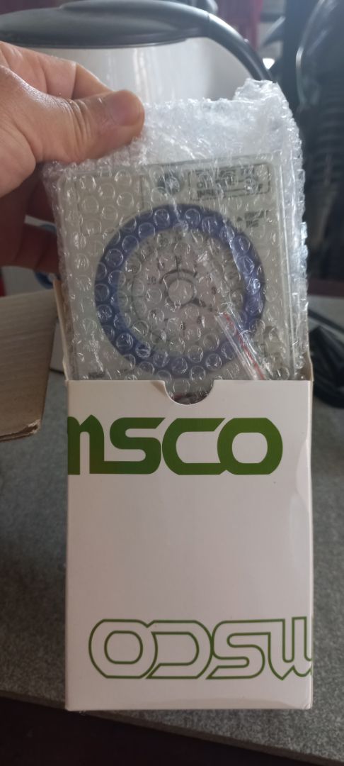 bem em giao nhầm hàng rồi,thu hồi lại rồi giao đúng hàng  anh đặt nhé