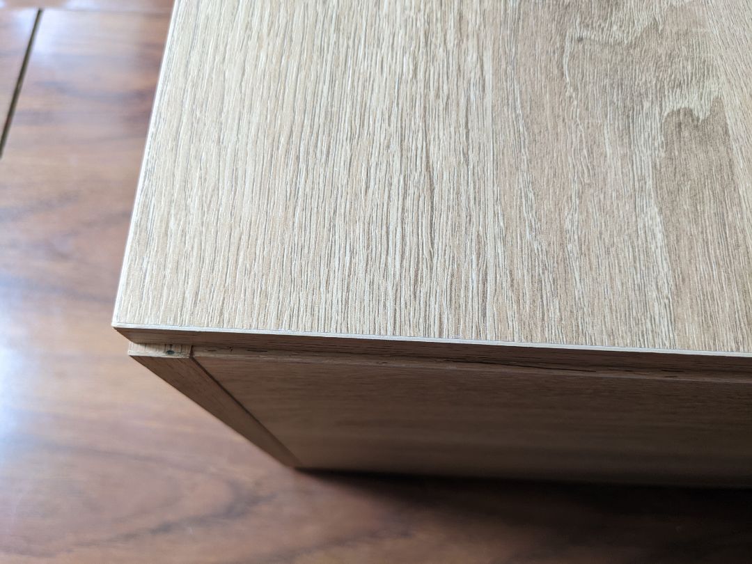 phần cánh lật hơi ko fit lắm dù mình đã chỉnh 1 phía vừa vặn thì phía bên kia sec bị hụt 1 chút.