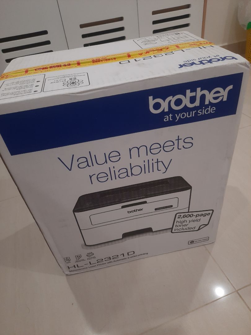 Mình săn sale 11.11 nên mua với giá 2.2tr. Tiki giao hàng nhanh. Mình vừa in thử 1 lần thì thấy máy in chất lượng, mực ra đều rõ. Hi vọng bền lâu vì đợt trước mình cũng xài 1 máy in brother mà dc vài tháng máy lem mực các kiểu, sửa nhiều lần quá nản nên mình bỏ luôn.