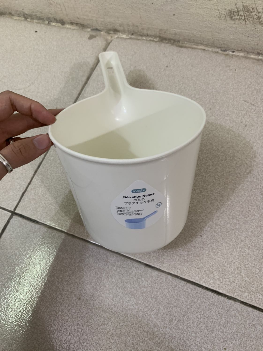 Sản phẩm đep, nhựa rất chắc chắn. Màu trắng rất xinh