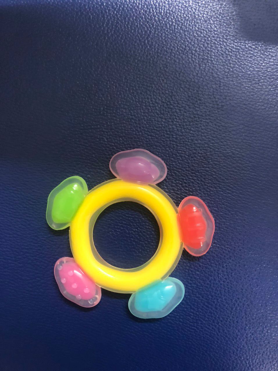 shop đóng gói hàng cẩn thận, giao hàng nhanh, gặm nướu silicon mềm, em bé nhà mình rất thích. cảm ơn shop nha shop đóng gói hàng cẩn thận, giao hàng nhanh, gặm nướu silicon mềm, em bé nhà mình rất thích. cảm ơn shop nha