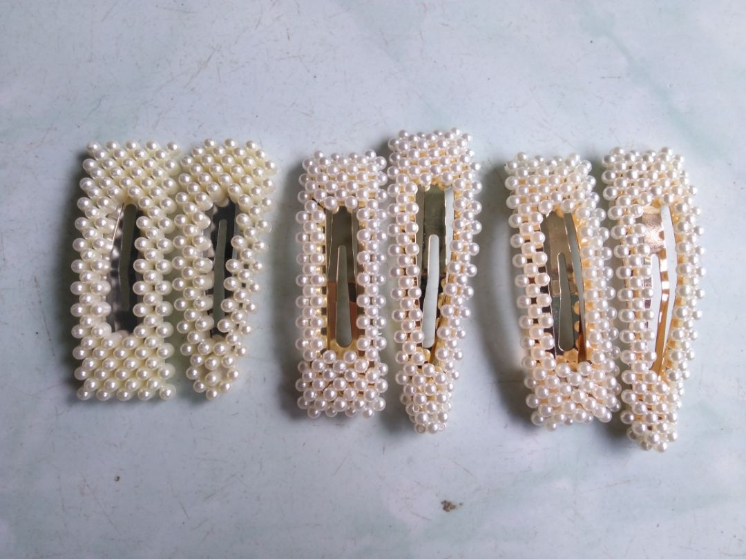 tôi đặt hàng 3 bộ, shop gửi 2 bộ đúng hình mẫu thấy rất vui, nhưng có 1 bộ lại không giống hình cảm thấy thất vọng , không còn tin tưởng để mua hàng nữa rồi  ☹️☹️