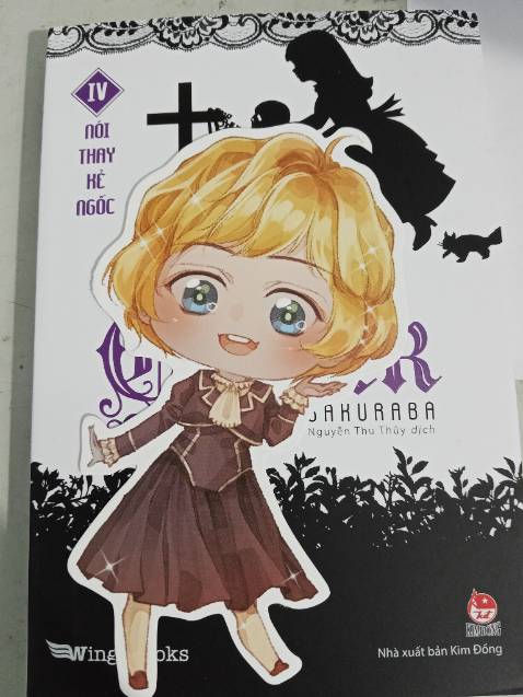 Truyện được bọc nguyên vẹn, có kèm quà.