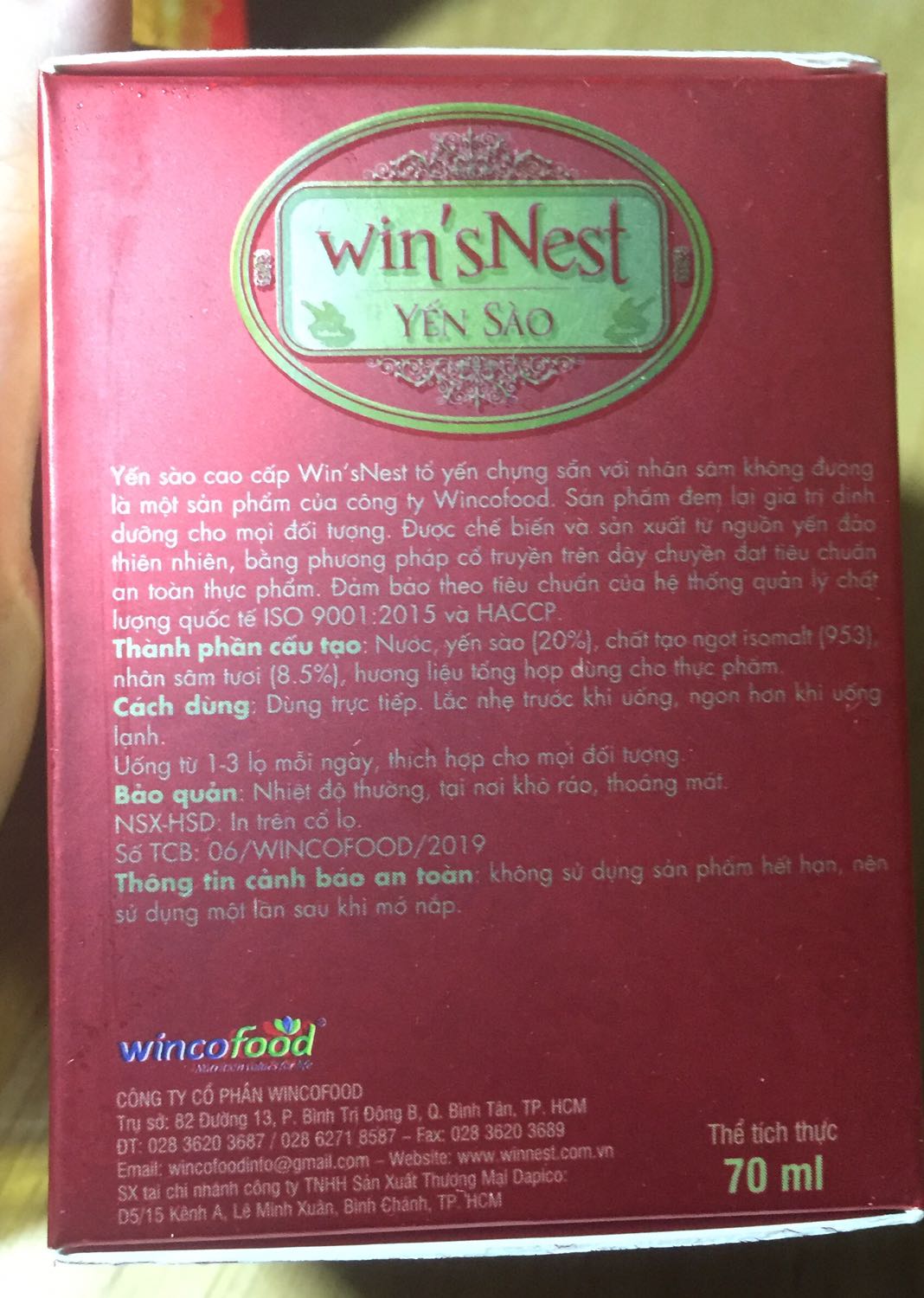 Mua ở tiki thì khá an tâm về hàng giả, còn thương hiệu này cũng đc. Thông tin trên bao bì thì yến 20% sâm 8.5%, ki đường uống cũng tốt. Ngoại quan thì hộp chắc chắn cứng cáp tem mác rõ ràng. Các bác lười chưng yến thì mua này về dùng thử giá cũng mềm. Giao hàng siêu nhanh!