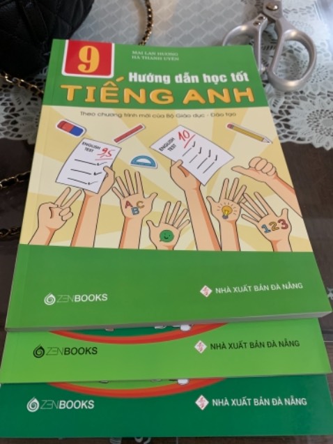 Tiki giao hàng siêu nhanh. Tối quá đặt, chọn ship tiết kiệm, đáng lẽ chiều nay mới có mà sáng đã ship luôn. Mua sách luôn chọn tiki vì ship nhanh, đóng gói đẹp, giá tốt. Mua 2q rẻ hơn giá bìa 26k. Cơ bản là ko mất công đi mua mà nhanh có sách để dùng