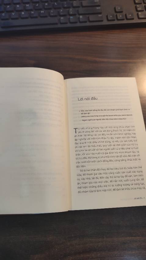 Giao hàng rất nhanh. Đóng gói đẹp và chắc chắn. Mua rất nhiều, lần nào cũng thấy rất hài lòng. Nội dung khá dễ đọc và thiết thực, củng cố niềm tin cho người khởi nghiệp dù còn trẻ hay đã lớn tuổi.