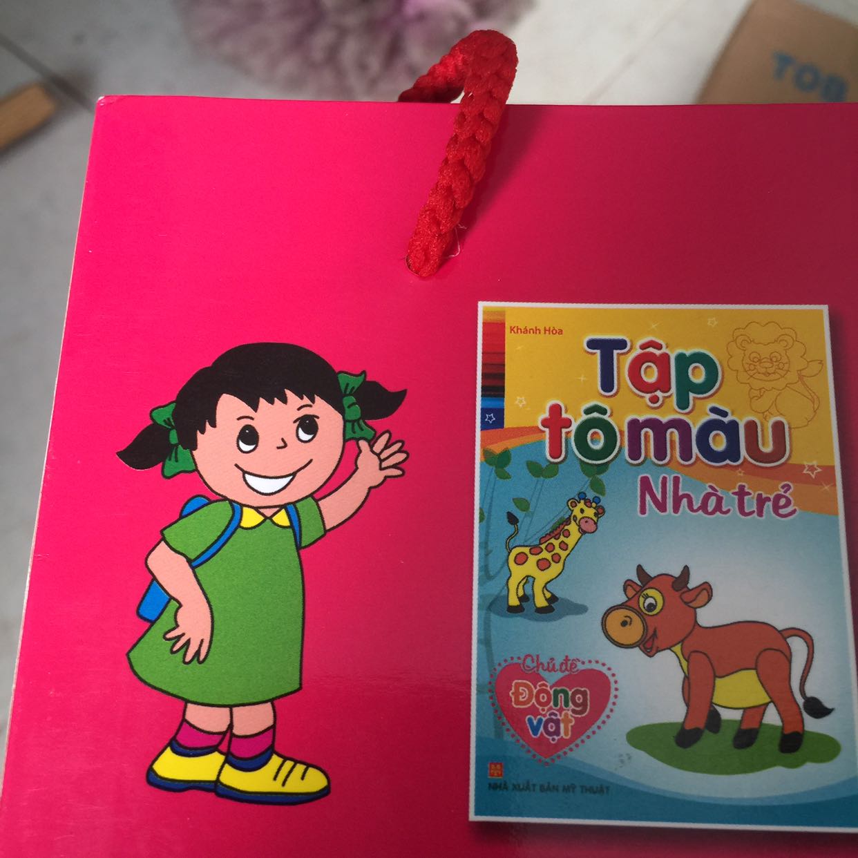 Mình đặt bộ sách 8 cuốn mà shop giao thiếu 1 cuốn Động Vật