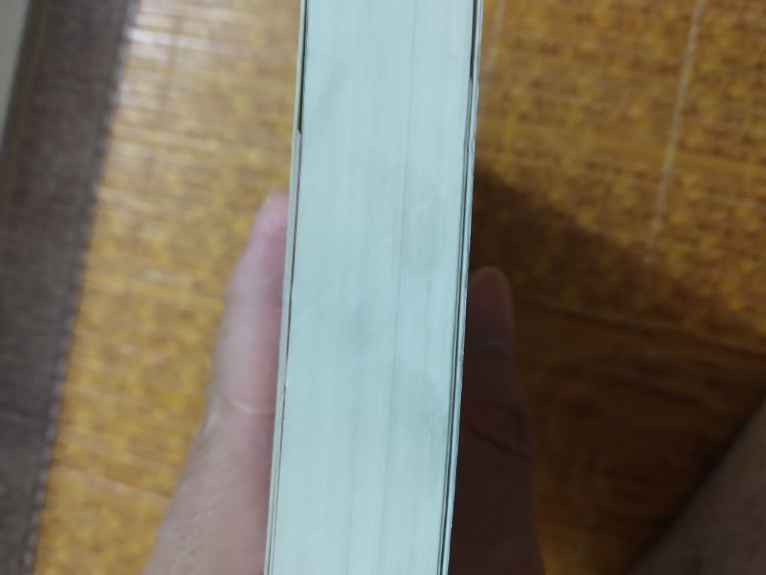 mua mấy lần bị rồi nhưng lần này mới review. càng ngày càng thất vọng. nếu không bận quá thì ra Nhã Nam mua cho lành.
