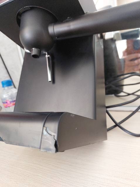 Bị nứt vỏ 
Dẫn su dụng được không hài lòng lắm