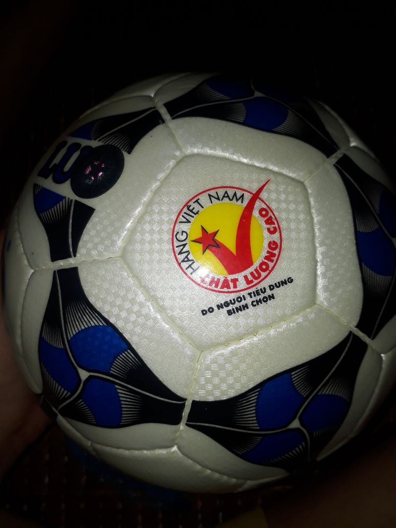 bóng thì đẹp không có gì để nói nhưng có một điều là mk thấy ghi là mua bóng (có kem theo kim bơm và lưới ). Mk cũng có mua thêm của shop là cái bơm mini+ kim bơm + lưới nhưng lúc nhận thì chỉ có 1 lưới và một kim thôi. Em thắc mắc ở đó ạ còn lại hàng theo em cảm nhận thì chất lượng tốt bóng thì đẹp không có gì để nói nhưng có một điều là mk thấy ghi là mua bóng (có kem theo kim bơm và lưới ). Mk cũng có mua thêm của shop là cái bơm mini+ kim bơm + lưới nhưng lúc nhận thì chỉ có 1 lưới và một kim thôi. Em thắc mắc ở đó ạ còn lại hàng theo em cảm nhận thì chất lượng tốt